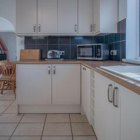 Maytree Cottage - 4 Bedroom Holiday Home - テンビー エクステリア 写真
