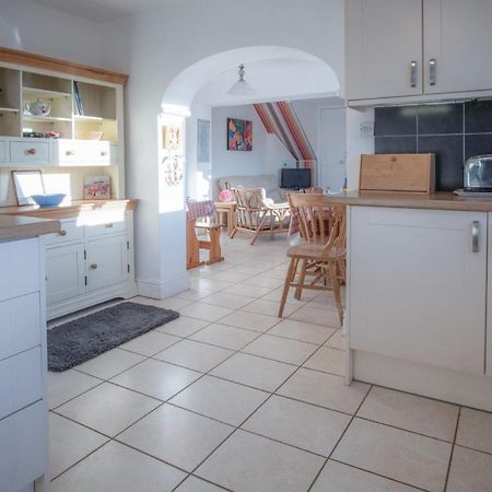 Maytree Cottage - 4 Bedroom Holiday Home - テンビー エクステリア 写真